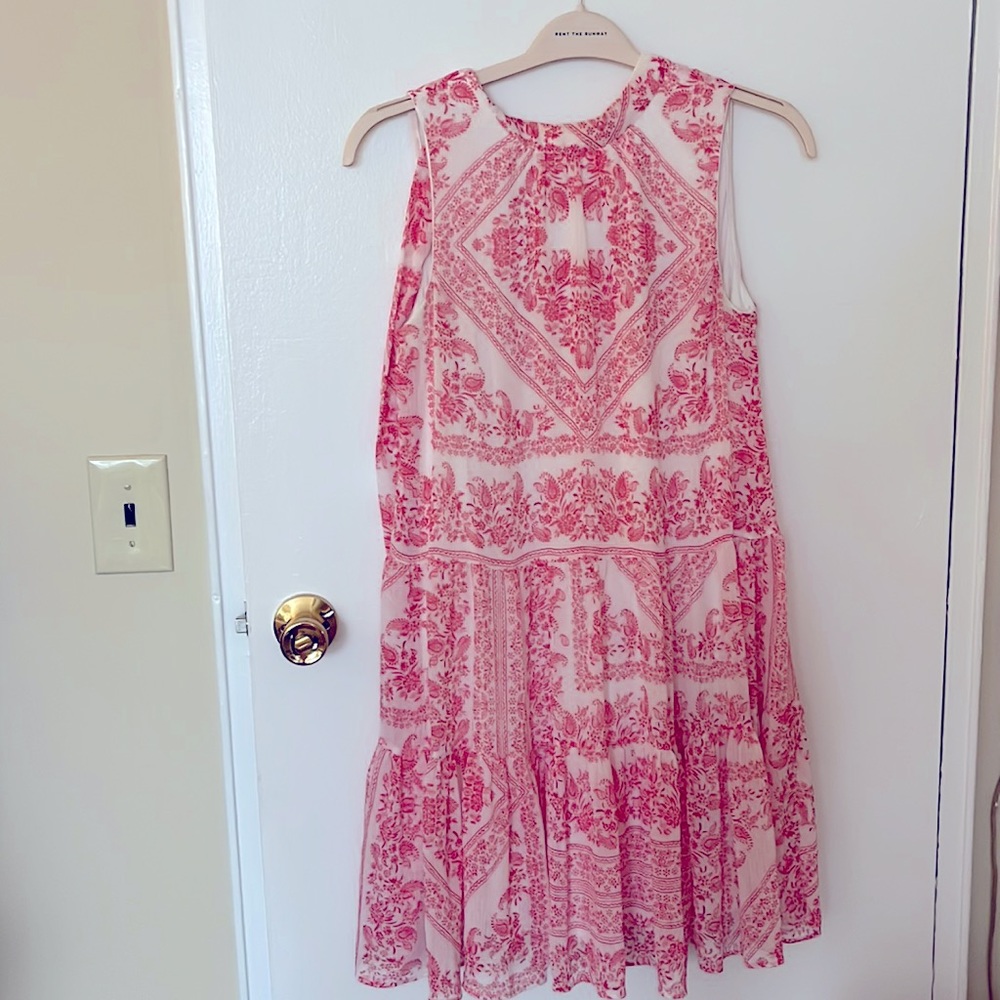 Calvin Klein fun, flowy summer dress!